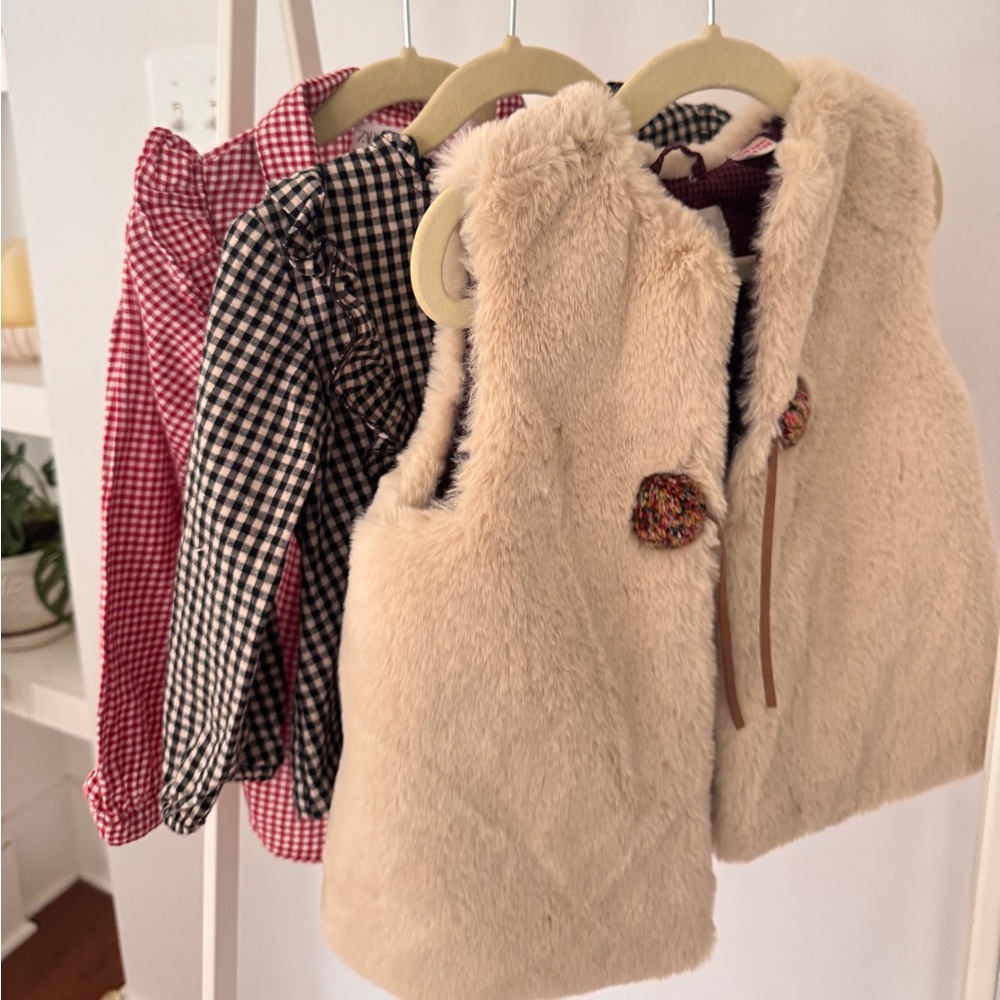 ZARA BUNDLE 3 piece. 2 shirts and FUR VEST. Size 2-3 NEW CONDITION